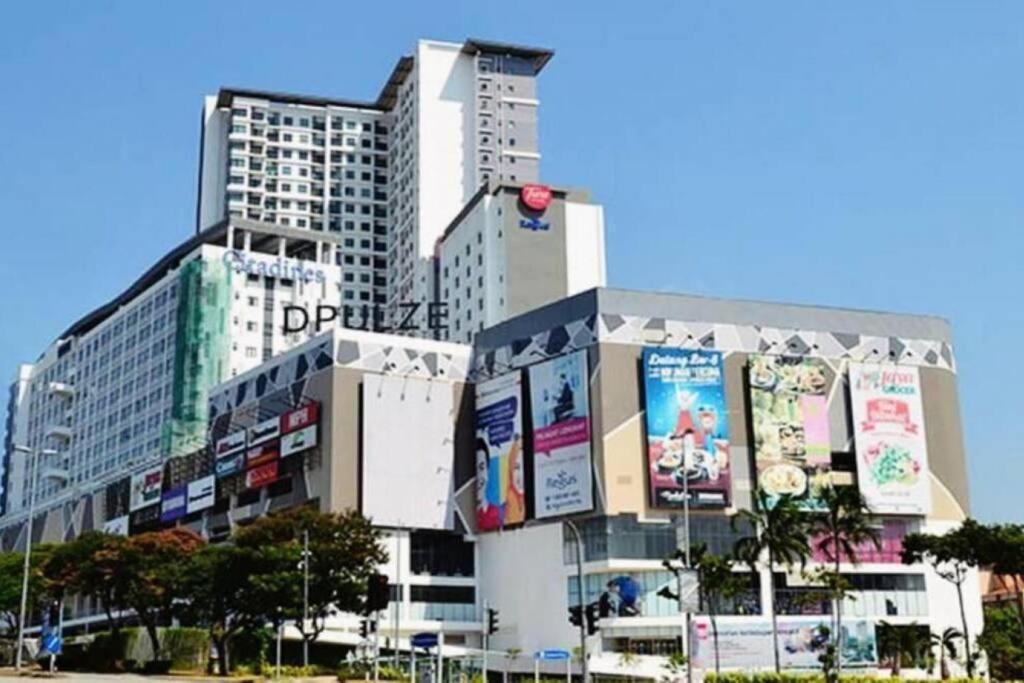 Kenwingston Cyberjaya Free Wifi By Premium Stay Exterior photo